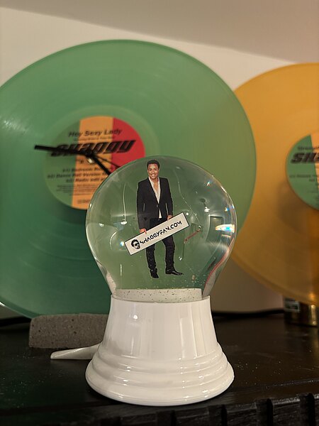Shaggy_Snowglobe.jpg